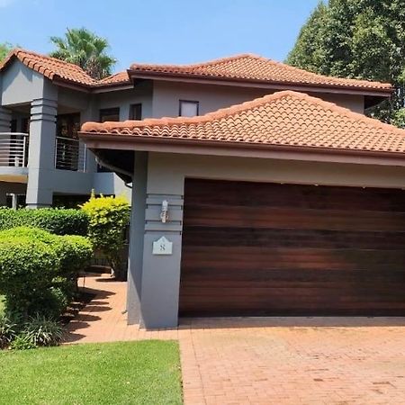 Villa On 8 Pecanwood Hartbeespoort Exterior photo