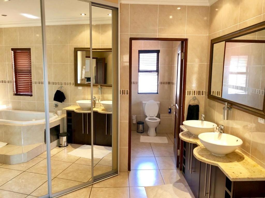 Villa On 8 Pecanwood Hartbeespoort Exterior photo
